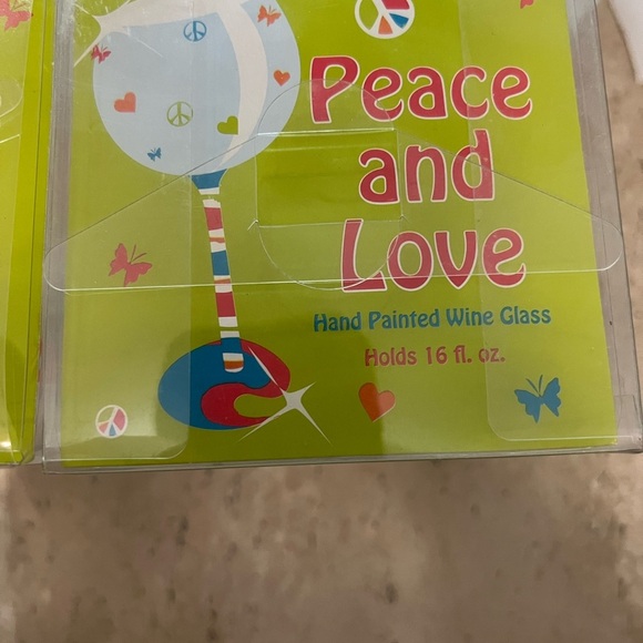 Peace and Love Handpainted Wine Glasses Holds 16 oz - Picture 4 of 5